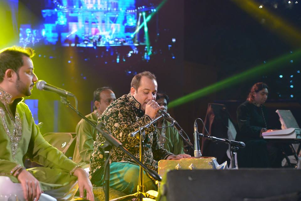 Rahat Fateh Ali Khan singing to audience.